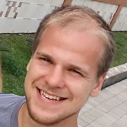 максим