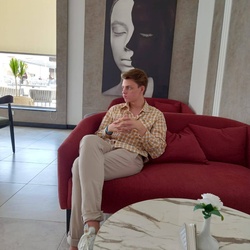 Владислав Поляков