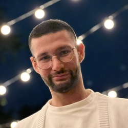 Динис Исхаков