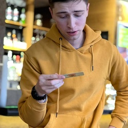 Артём