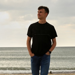 Миша Тарасов😎