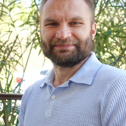 Виктор