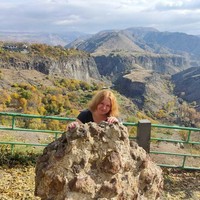Юлия / Луна