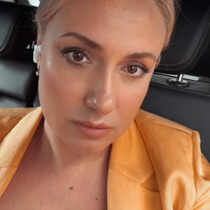 Яна Храповицкая